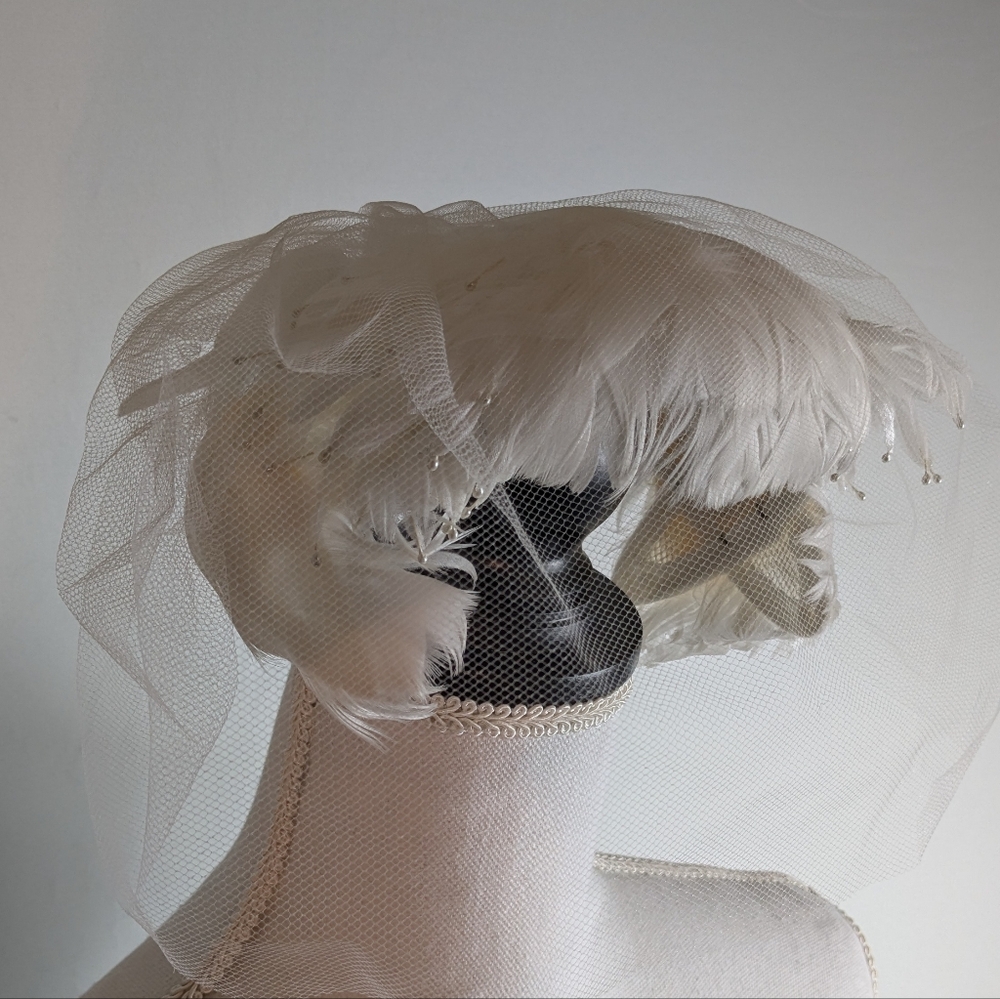 50s White flower Fascinator Hat Velvet Covered Wire Veil Netting Wedding Hat